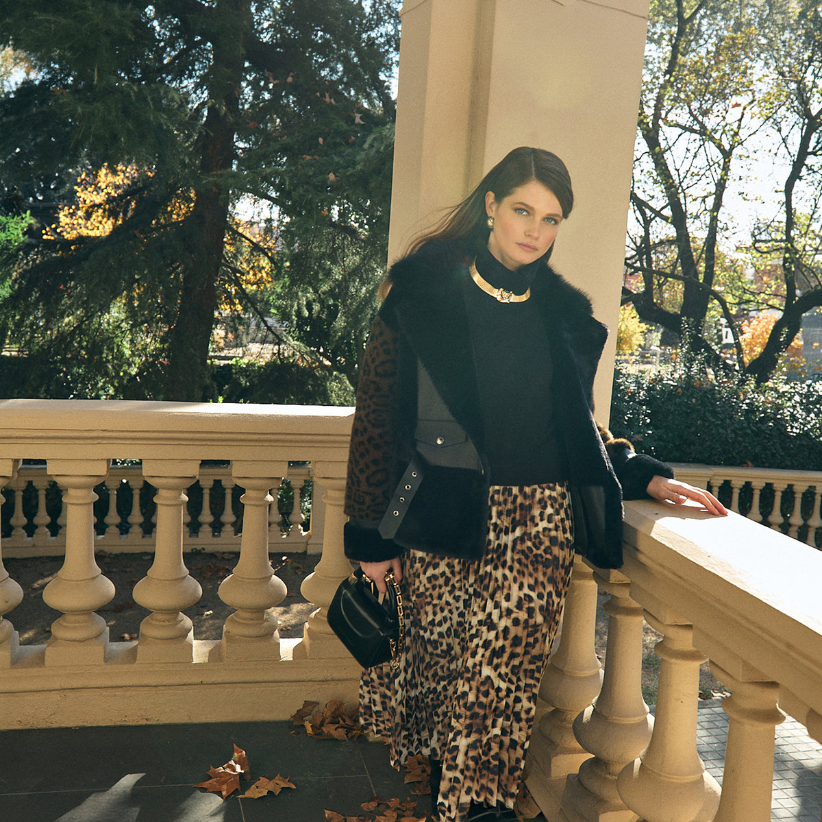 Kurzer Mantel mit Animal-Print
