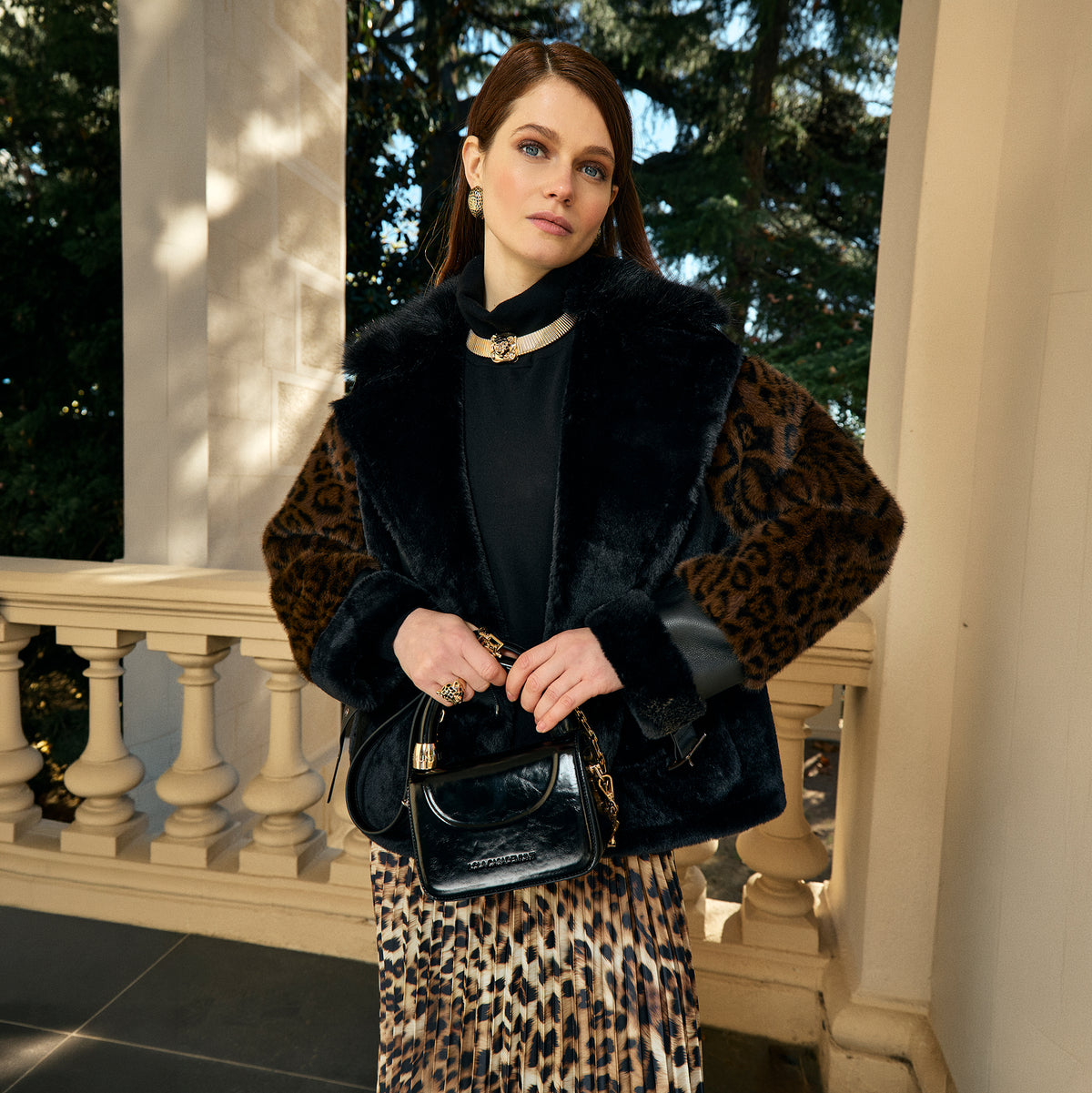 Kurzer Mantel mit Animal-Print