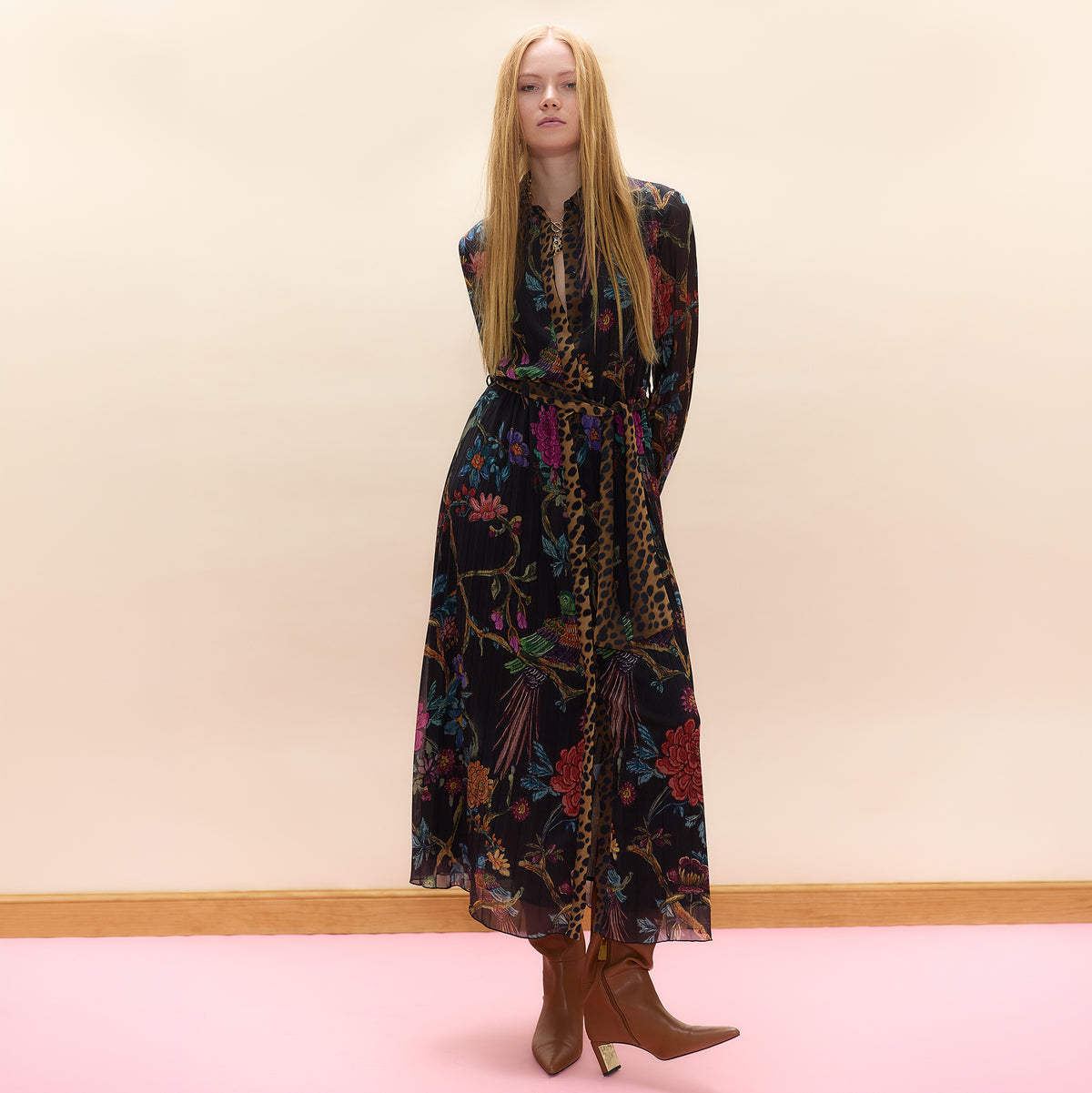 Plissiertes Midikleid mit Muster