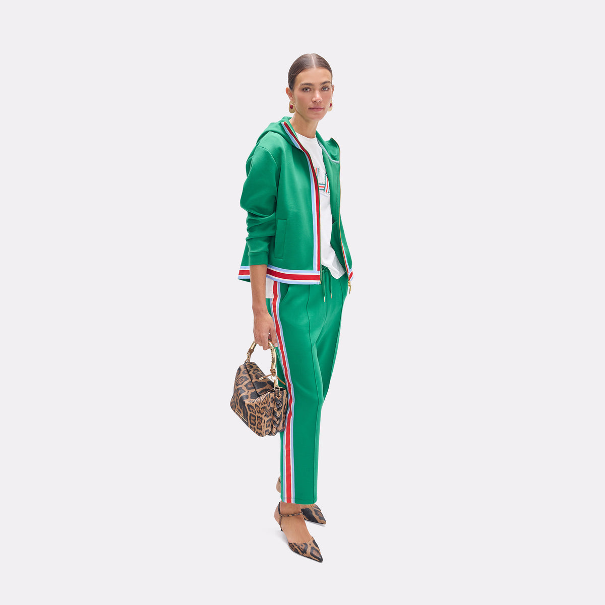 Sudadera verde con detalles tricolor