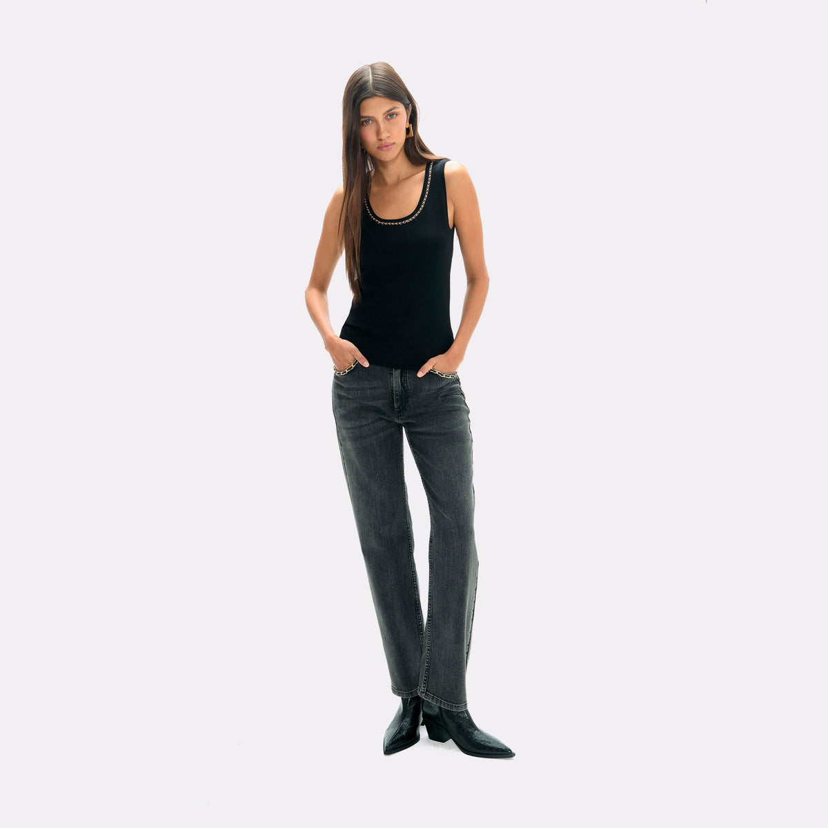 Denim tobillero con detalle cadeneta