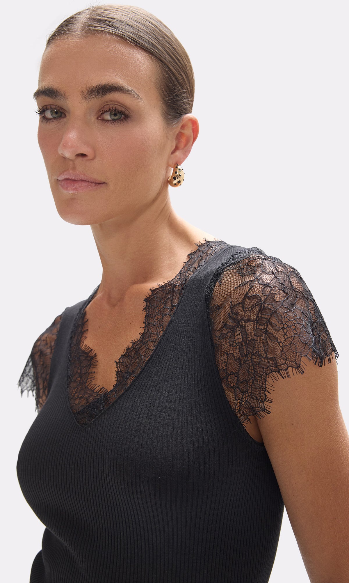 V-neck T-shirt with Lace