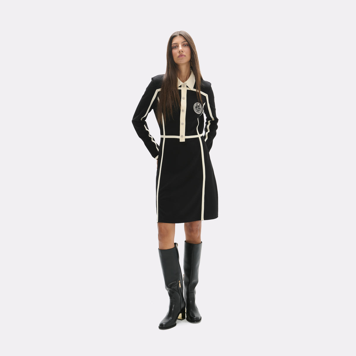 Robe courte noire et blanche